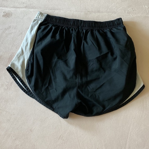 Nike Tempo Short - Picture 2 of 3